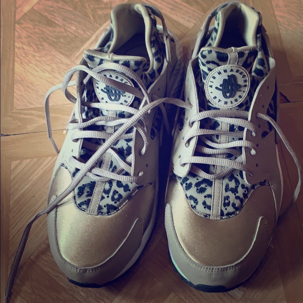 Air huaraches by Nike
